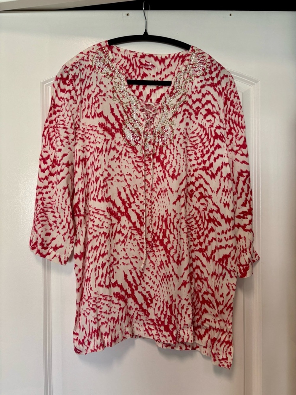 Source Unknown Pink and White Beaded V-Neck Tunic